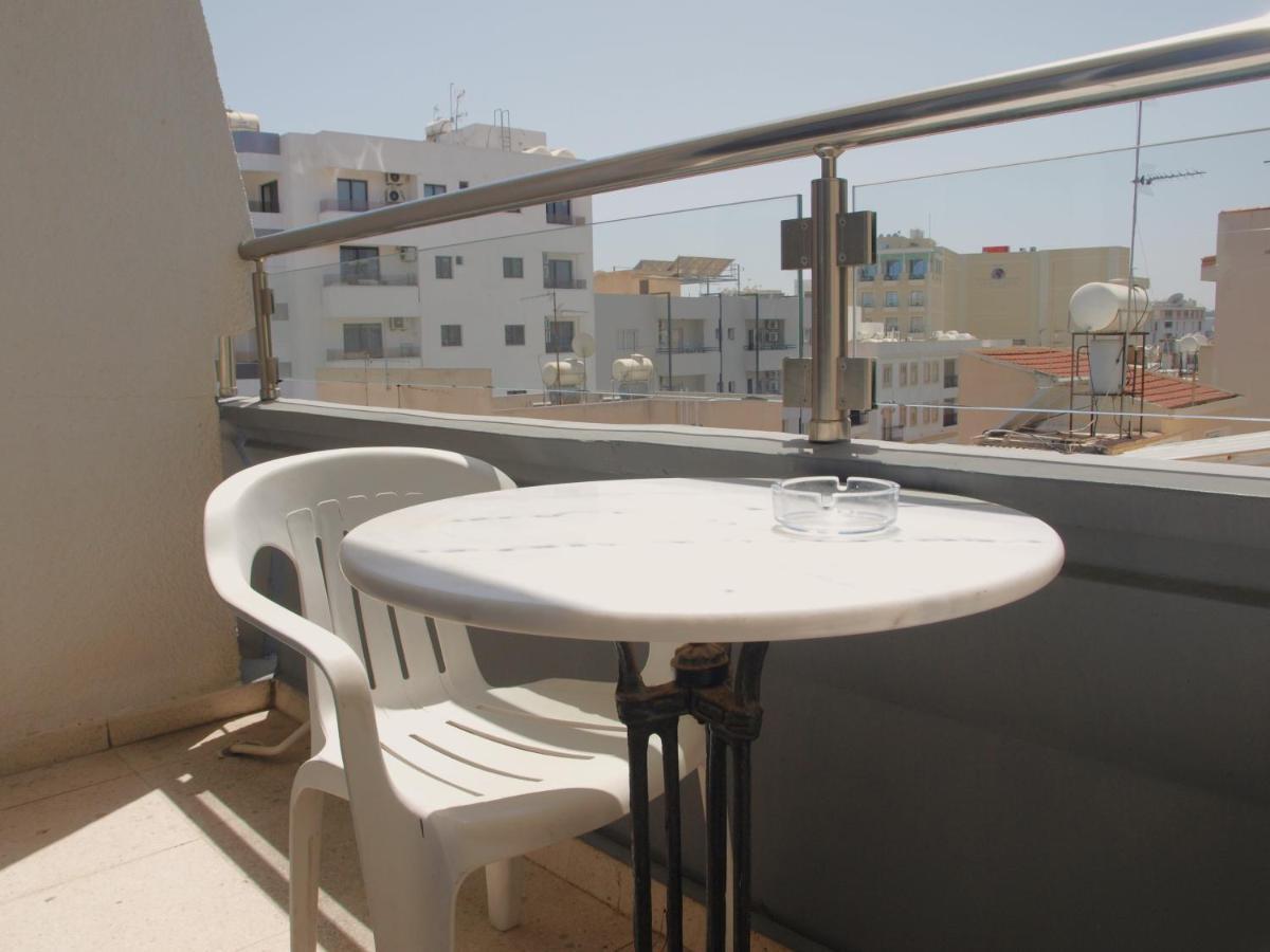 Attic City Apartments Larnaca Dış mekan fotoğraf