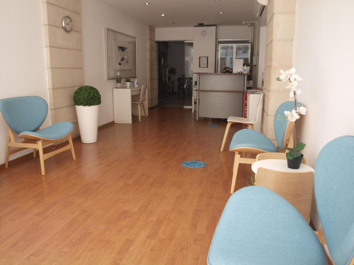 Attic City Apartments Larnaca Dış mekan fotoğraf